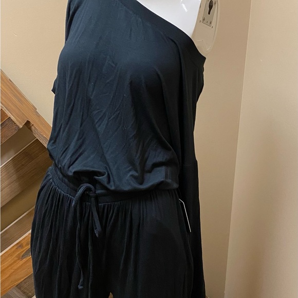 Express Ladies Black Off The Should Knit Jogger Jumpsuit NWT - Picture 3 of 5